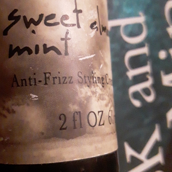 WEN Anti-frizz Styling Cream - Picture 2 of 16